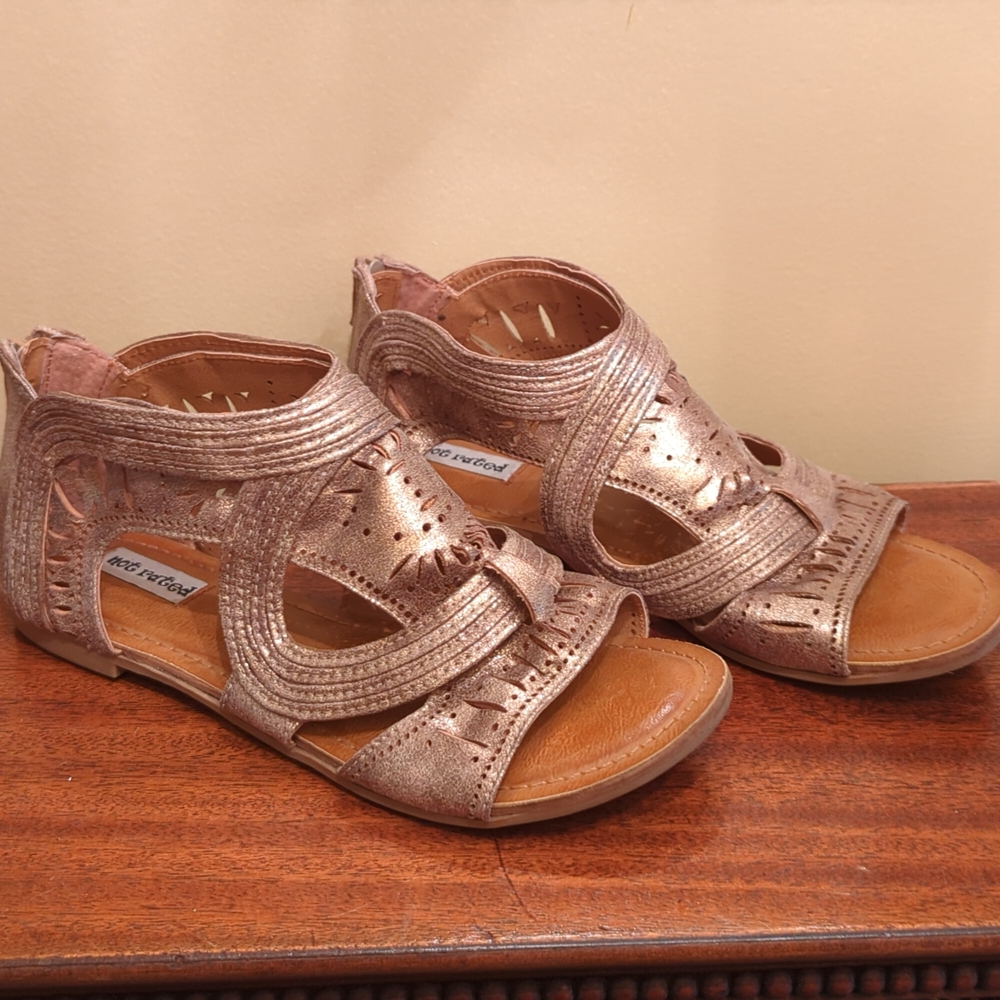 Women's zip up sandals